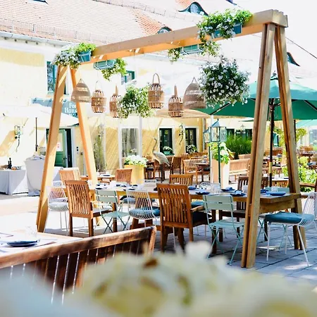 Forsthaus Woernbrunn ホテル グリューンヴァルト