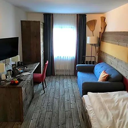 Forsthaus Woernbrunn Hotel 4*